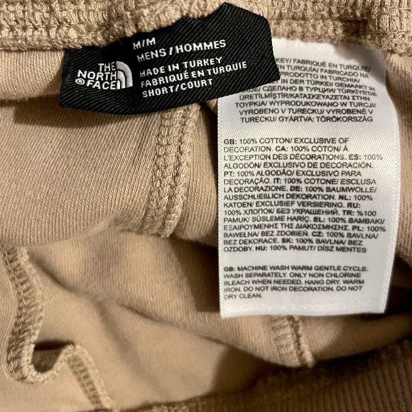 The North Face Shorts ( Mens, SM ) ( Beige ) - Picture 3 of 4